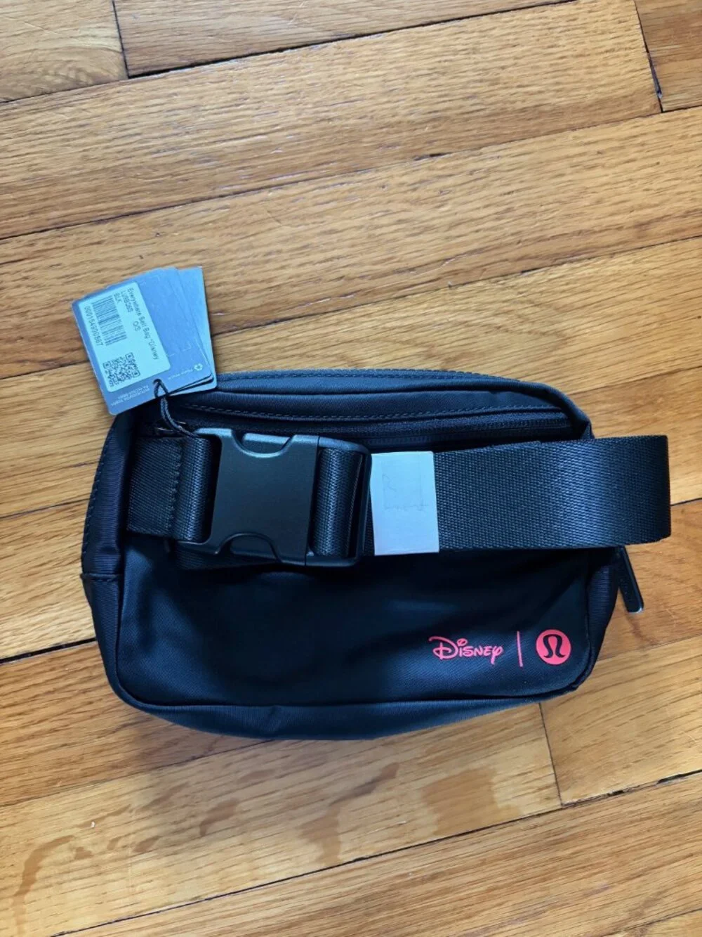 Disney x Lululemon *Everywhere Belt Bag 1L Mickey in Motion Graphic - Picture 2 of 10